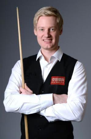 球迷保持密 球迷保持密