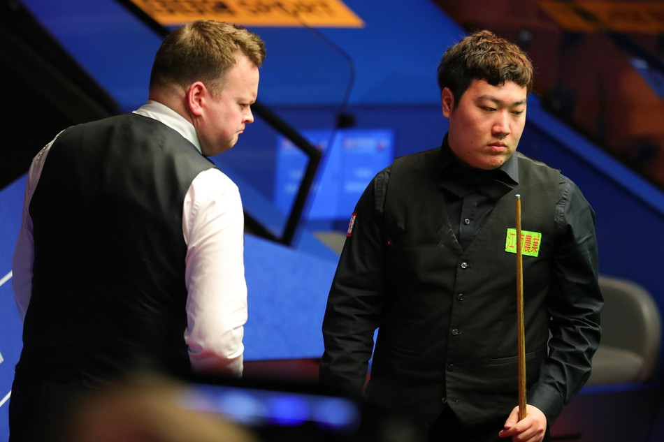 嘴哥相较朱 嘴哥相较朱