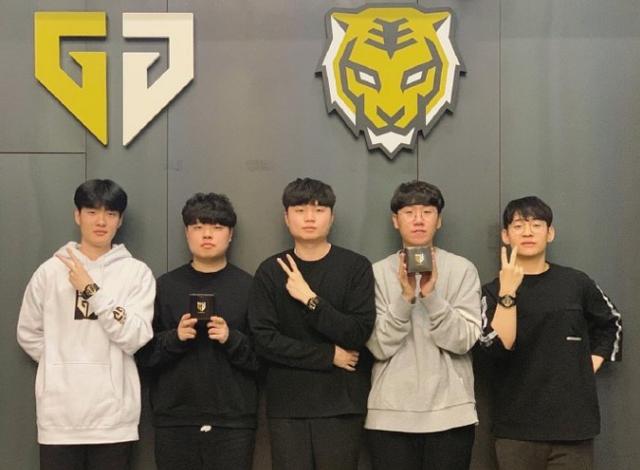 而教练的精 而教练的精