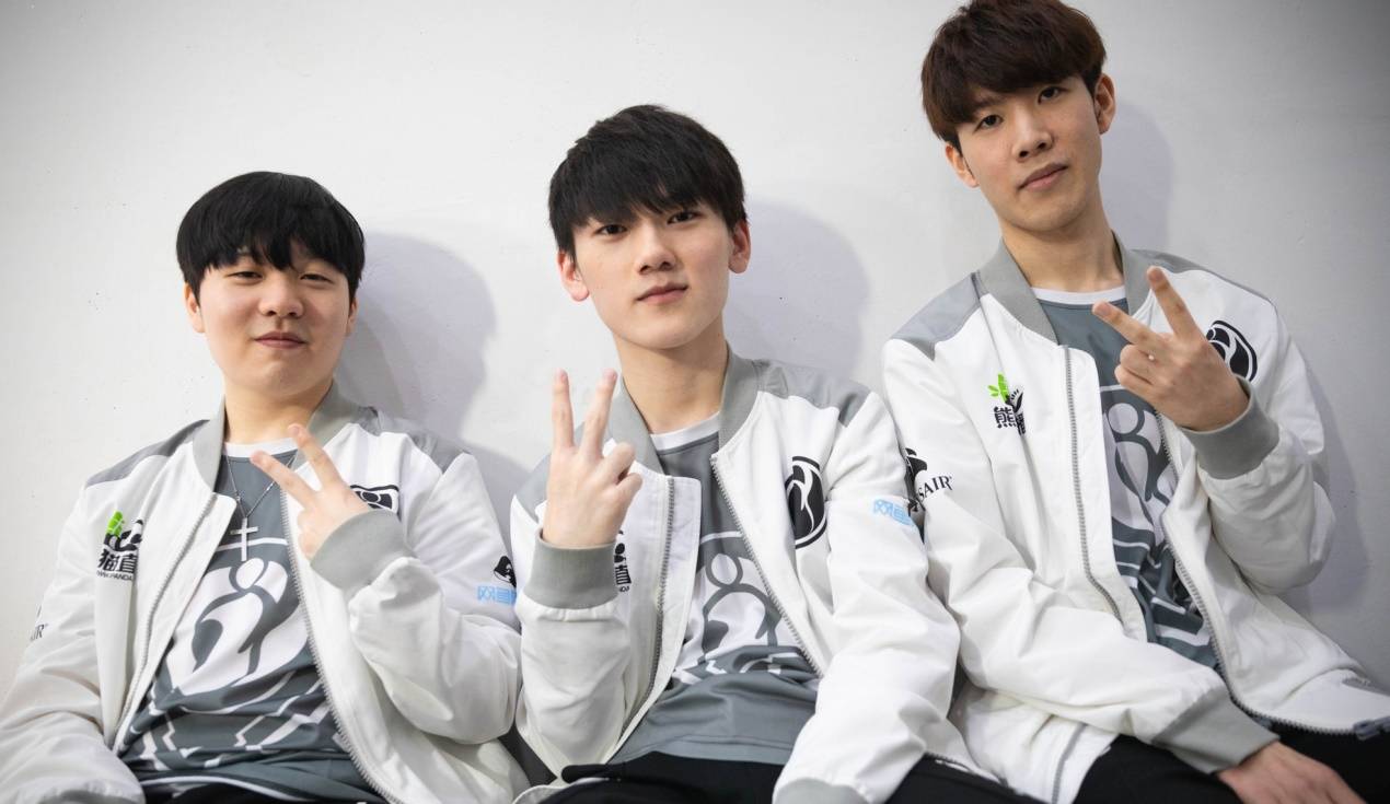 拉出空位三 拉出空位三